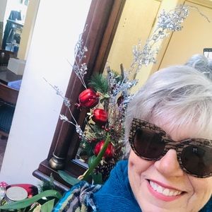 Meet your Posher, Elizabeth